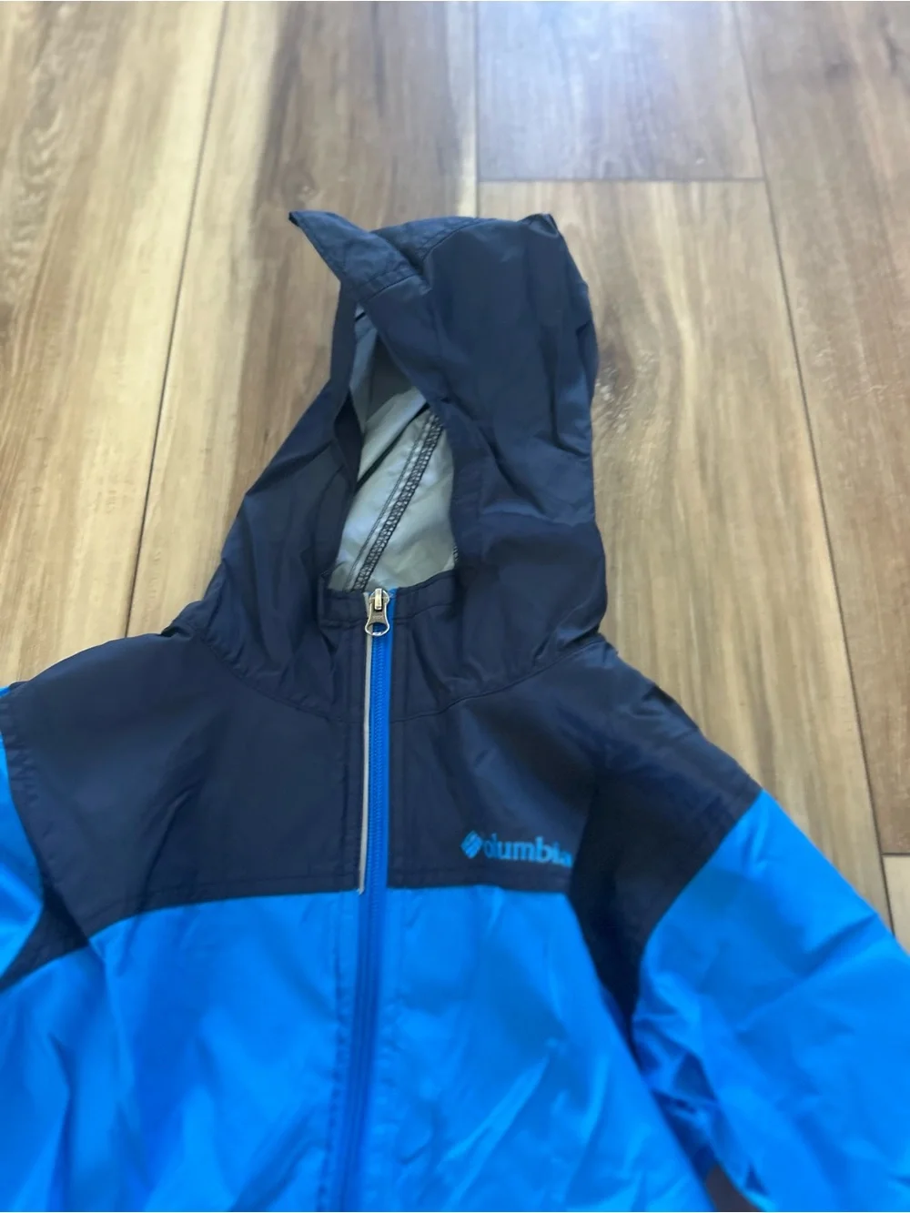 Columbia Kids Blue Hooded full zip Rain Jacket size medium (10/12)